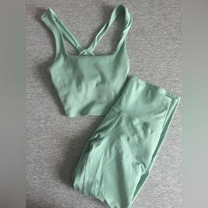 COPY - Alo yoga set